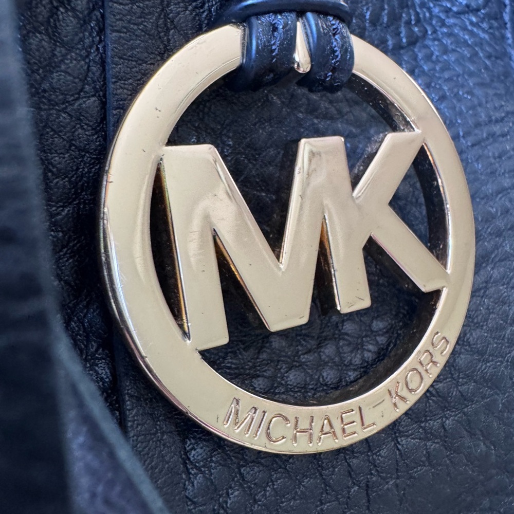 Michael Kors Fulton Drawstring Pebbled Handbag - Picture 3 of 14